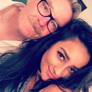 Shay Mitchell prankt ihren Dad vor Geburt mit Fake-Wehen