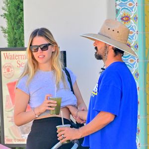 Auf offener Straße: Shia LaBeouf grapscht Mia an die Brust