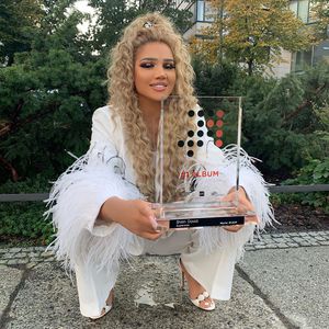 Für Album-Erfolg: Shirin David bedankt sich bei ihren Hatern