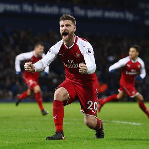Baby-Überraschung: Kicker-Star Mustafi wieder Papa geworden