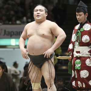 Japanischer Sumoringer-Star mit 28 an Corona gestorben