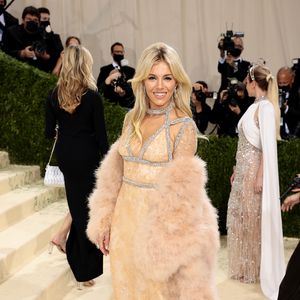 Keine Privatsphäre: Sienna Miller erinnert sich an ihre 30er