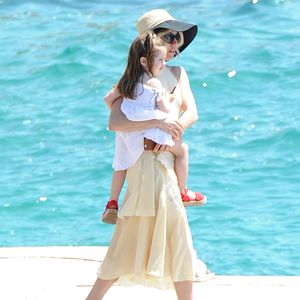 Goldig! Sienna Miller und Marlowe futtern Cupcakes