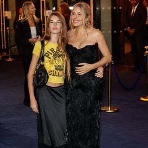 Sienna Miller bereut den viralen Auftritt ihrer Tochter