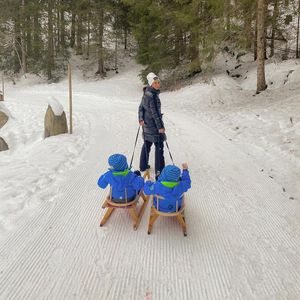 Wintertraum: Sila Sahin kleidet ihre Söhne im Zwillingslook