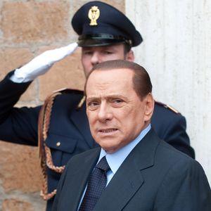 Nach fiesem Sturz: Silvio Berlusconi liegt im Krankenhaus!