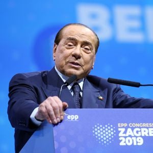 Nach seinem Sturz: Silvio Berlusconi wieder im Krankenhaus