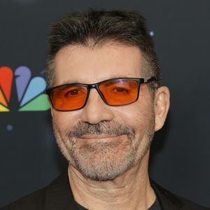 Simon Cowell genießt Luxus-Akupunktur gegen das Altern