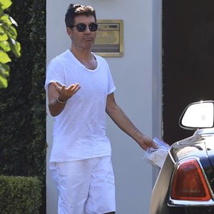 Hier hat sich Simon Cowell aus seiner Villa ausgesperrt
