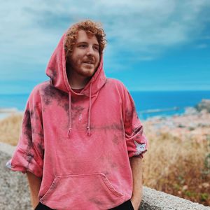 Schräg: YouTube-Star Simon Unge bringt eigene Kondome raus!