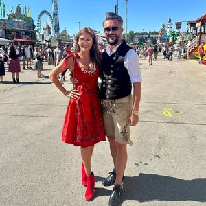 Simone Ballack strahlt mit ihrem Neuen beim Oktoberfest!