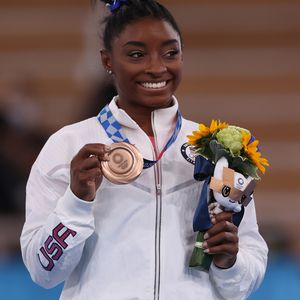 Olympia-Rückkehr: Simone Biles holt sich Bronze-Medaille