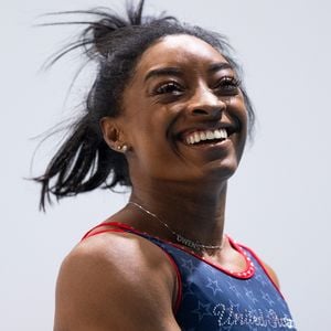 Simone Biles kämpft bei Olympiavorrunde mit Wadenproblemen