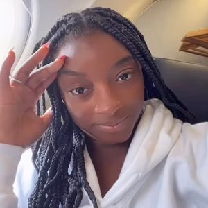 Ups! Stewardess hielt Olympia-Star Simone Biles für ein Kind