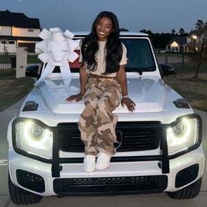 Teurer Spaß: So belohnt sich Simone Biles nach Olympia-Gold
