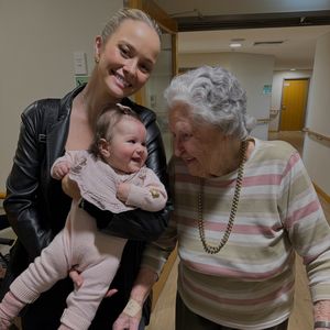 Simone Holtznagel teilt Schnappschuss mit ihrer Oma und Gia