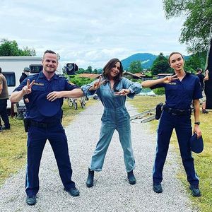 In Uniform: GNTM-Jacky versucht sich als Schauspielerin!