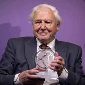 Sir David Attenborough feiert heute seinen 100. Geburtstag