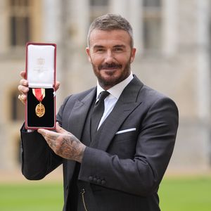 David Beckham wurde von König Charles zum Ritter geschlagen