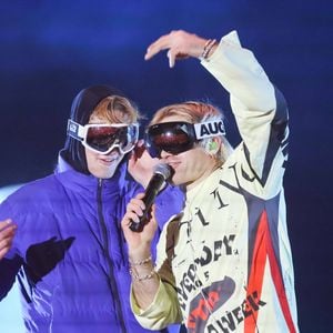 Nach TV-Küssen: Ski Aggu bestätigt bisexuelle Poly-Beziehung