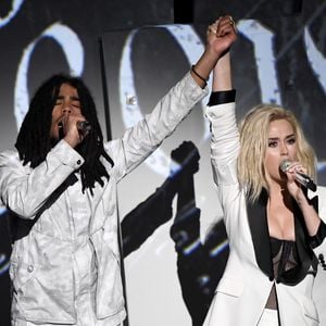 Krasser Wandel: Katy Perry trägt jetzt platinblonden Longbob