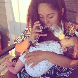 Follower entsetzt: Snooki trinkt Wein – und das beim Stillen
