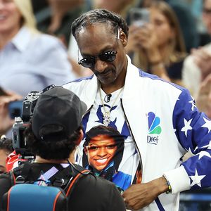 Team USA: Snoop Dogg trägt Simone-Biles-Shirt bei Olympia!