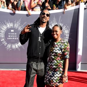 Snoop Doggs Tochter weint beim Kauf ihres Hochzeitskleides