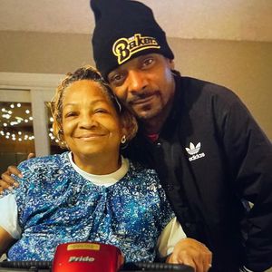 Rapper Snoop Dogg trauert um seine Mutter Beverly Tate (70)
