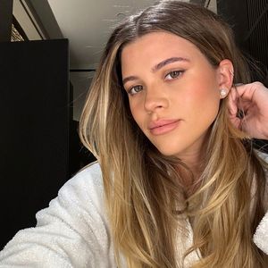 Sofia Richies Tochter Eloise begeistert im floralen Outfit