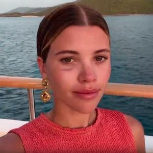 Wakeboard-Unfall: Sofia Richie zeigt sich mit blauem Auge