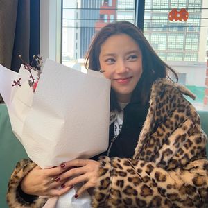 K-Pop-Star Son Dam-bi begrüßt ihre Tochter auf der Welt