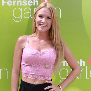 Schlagerstar Sonia Liebing legt Flughafen lahm wegen Koffer