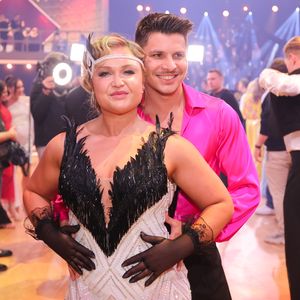 Sophia klärt über Selbstbräuner-Panne bei "Let's Dance" auf