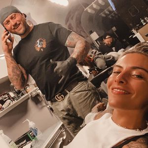 Krisenzeit: Sophia Thomalla macht sich für Tätowierer stark