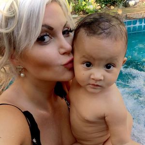 "Wassermaus": Sophia Vegas' Kleine ist schon acht Monate alt
