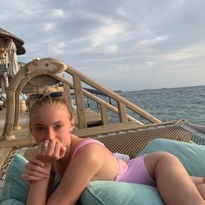 Während Flitterwochen: Sophie Turner zeigt ihren Ehering