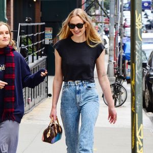 Trotz Rosenkrieg mit Joe: Sophie Turner kann wieder lachen
