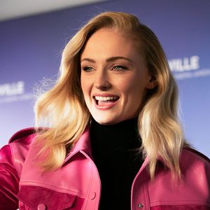 Halbzeit: Insider bestätigen Sophie Turners Schwangerschaft