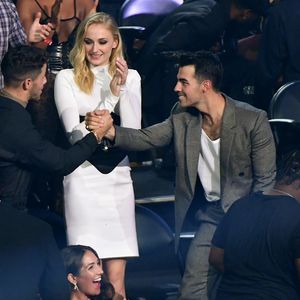 Joe Jonas feierte seinen Geburtstag nach Gig im Privatjet!