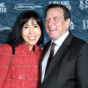 Kurz vor der Scheidung von Doris: Gerhard Schröder verliebt