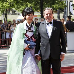 Altkanzler Schröders Frau über Insta: "Humor ist wichtig"