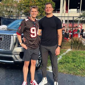 Vergeben? Carl Nassib turtelt mit dänischem Schwimm-Profi!