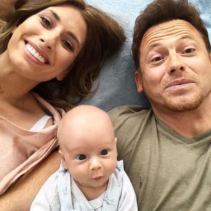 Stacey Solomons Freund Joe hat ihre Muttermilch probiert!