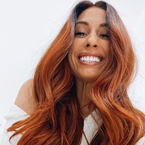 Herbst-Look: Sängerin Stacey Solomon hat jetzt rote Haare
