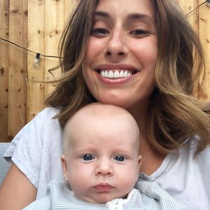 Erschöpft: Stacey Solomon postet ehrliches Neu-Mama-Bild