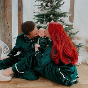 Süß! Stacey Solomons erstes Weihnachtsfest mit Baby Rose