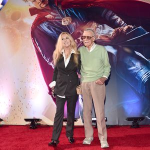 Polizei-Einsatz: Bewaffnete Männer wollten Stan Lee abzocken