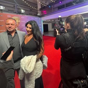 Iris Klein und Stefan Braun turteln auf dem roten Teppich