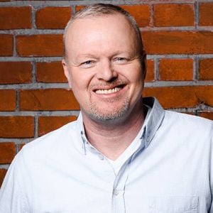 Stefan Raab spricht über neue Show "Täglich frisch geröstet"